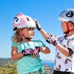 Casque Vélo Enfant Requin Rose Crazy Safety 7 Casque Vélo Enfant Requin Rose Crazy Safety -Point Soldes casque velo enfant requin rose crazy safety 1