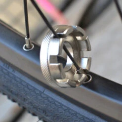 Clé à Rayon Universelle -Point Soldes cle a rayon universelle 2