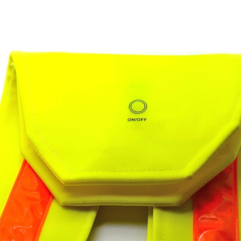 Dossard De Signalisation Triangulaire Avec 8 LED Clignotantes 7 Dossard De Signalisation Triangulaire Avec 8 LED Clignotantes – Image 5