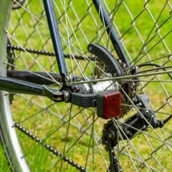 Feux Vélo Sans Piles Sur Moyeu 2 LEDs AMS Light Reelight -Point Soldes feux velo sans piles sur moyeu 2 leds ams light reelight 3