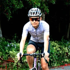 Rétroviseur B-Eye à Installer Sur Casque Ou Lunettes De Cyclistes 11 Rétroviseur B-Eye à Installer Sur Casque Ou Lunettes De Cyclistes -Point Soldes retroviseur b eye a installer sur casque ou lunettes de cyclistes 3